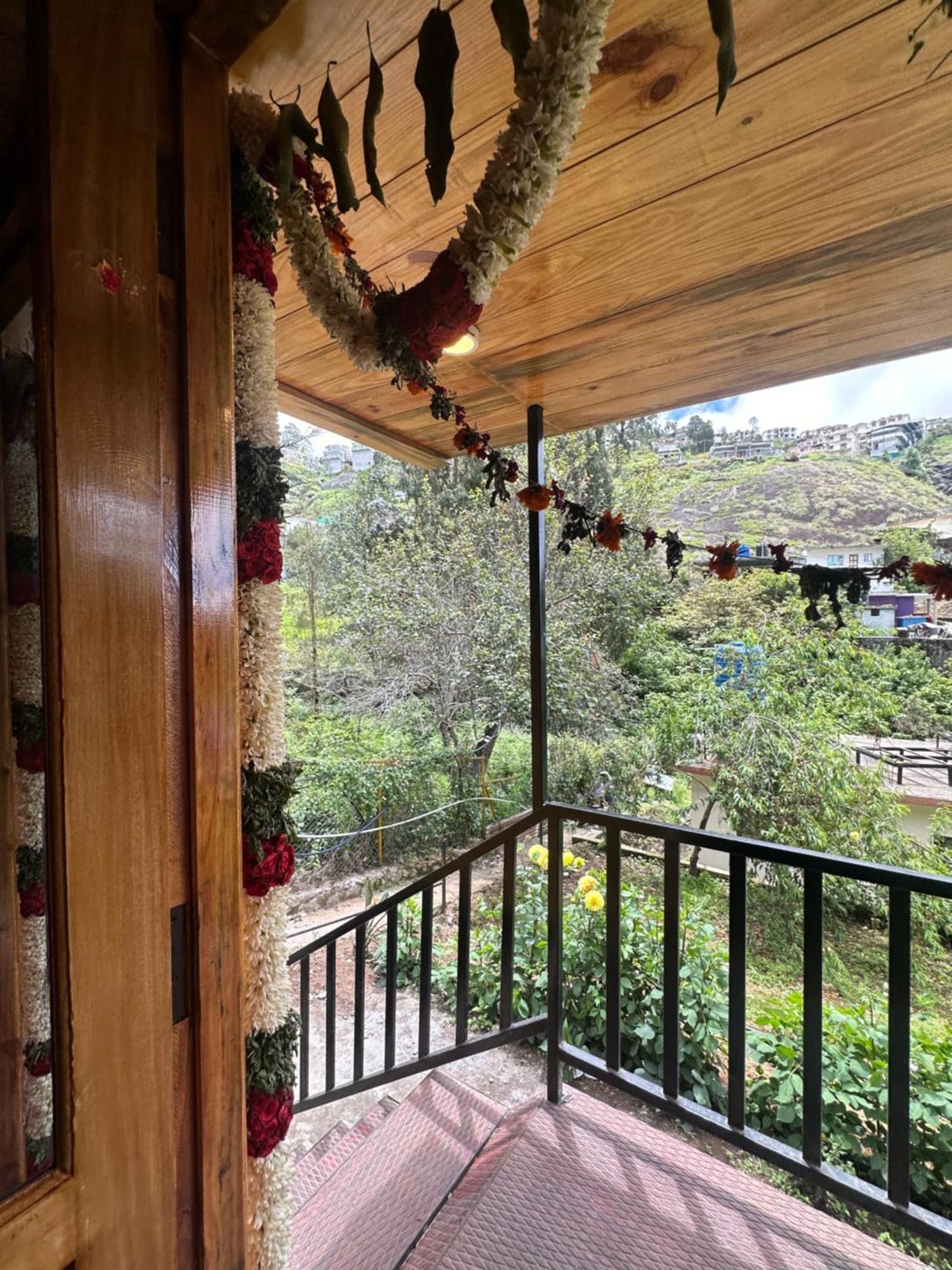 Magica Mount A Frame Wood House Villa Kodaikanal Buitenkant foto